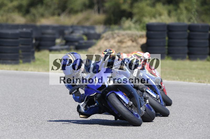 /Archiv-2025/48 25.08.2025 Cornu Master School ADR/blau-bleu/0-4